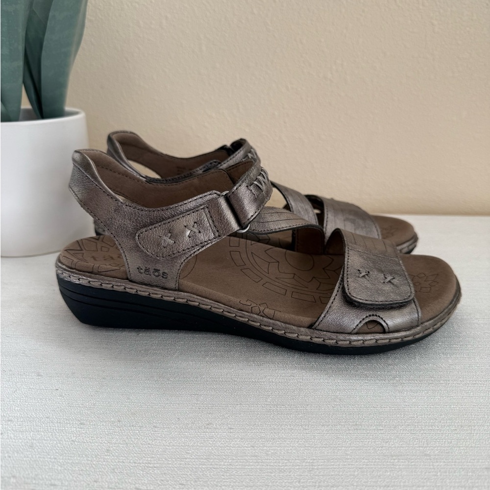 Taos Zenith Metallic Adjustable Sandals